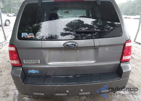 2009 Ford Escape Xlt z USA, uszkodzony, nr VIN 1FMCU03789KA33979